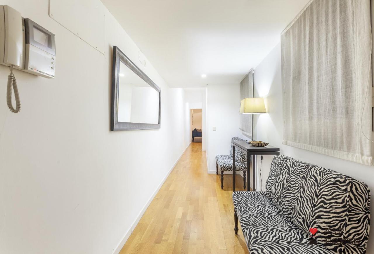 Mit House Puerta Del Sol III En Madrid Exterior foto